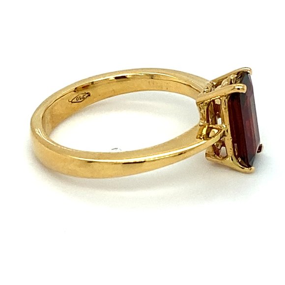 Pyrope Garnet 1.60ct Solid 18K Yellow Gold Ring - Picture 3 of 6